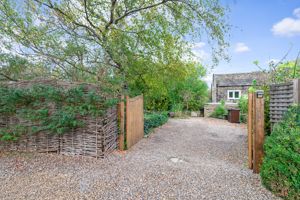 Photo 25- click for photo gallery